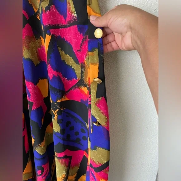 Vintage women’s abstract print skirt and blouse - Picture 4 of 5